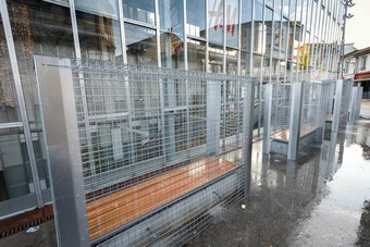SDF, Roms, pauvres : Allez vous asseoir ailleurs ou allez mourir ailleurs !