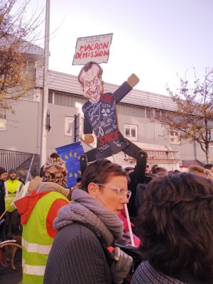 Contre Macron et sa réforme des retraites : grève générale !