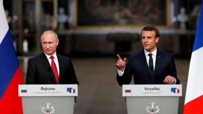 Macron tend la main aux bourreaux